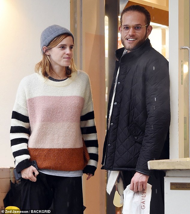 Danh tinh nguoi dan ong duoc Emma Watson phai long hinh anh 1 27610686_0_image_m_46_1587745466719.jpg